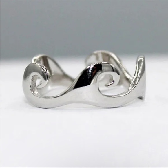 MERMAIDMERCHANT Boutique Silver Wave Pattern Glossy Unisex Index Finger Ring - Picture 1 of 3